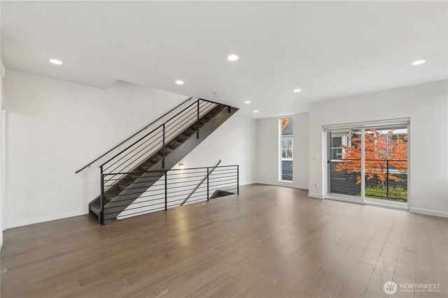 1017 W Crockett Street, Seattle, WA 98119