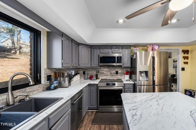 127 Markwood Circle, Jonesborough, TN 37659