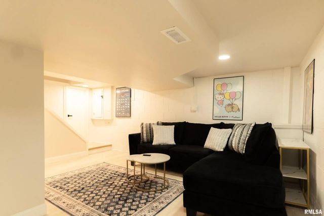 408 N 3RD Street, Dunlap, IL 61525