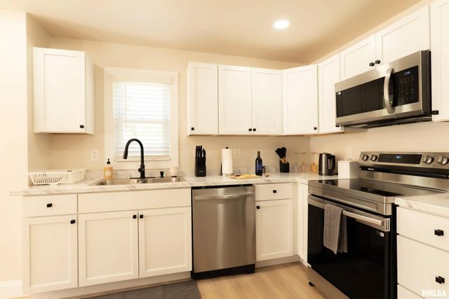 408 N 3RD Street, Dunlap, IL 61525