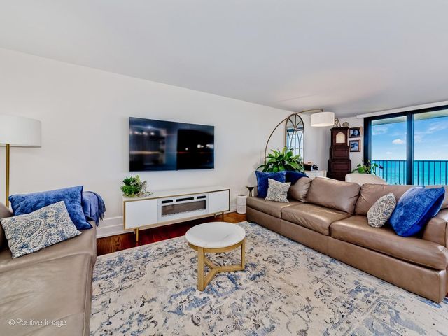 1212 N Lake Shore Drive 16CS, Chicago, IL 60610