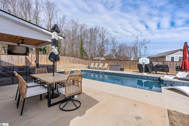 613A Old Rutherford Road, Taylors, SC 29687