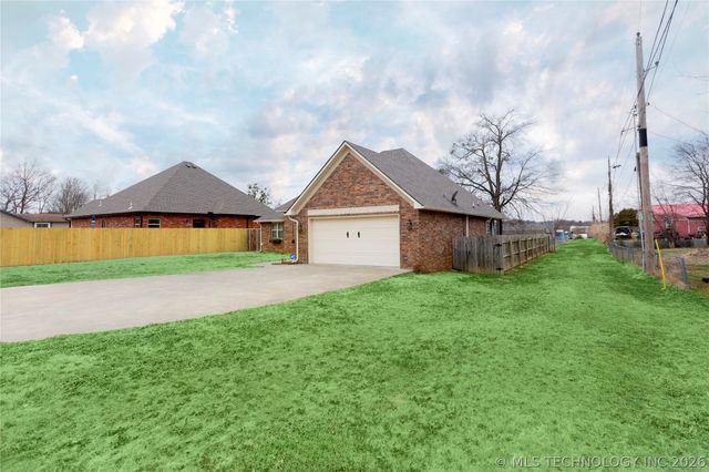 803 N 2nd, Mcalester, OK 74501