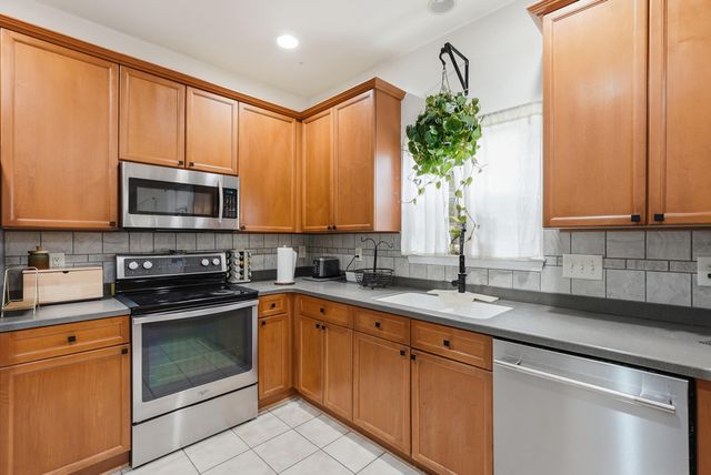 102 Tandil Court, Summerville, SC 29483