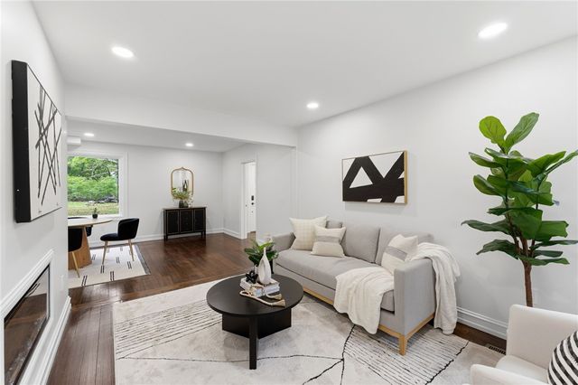 2294 Kingstown Road, South Kingstown, RI 02881