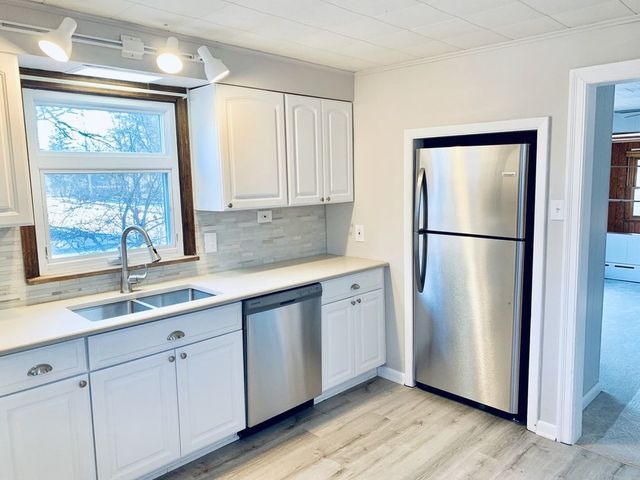 100 Ash Street, Lake Zurich, IL 60047