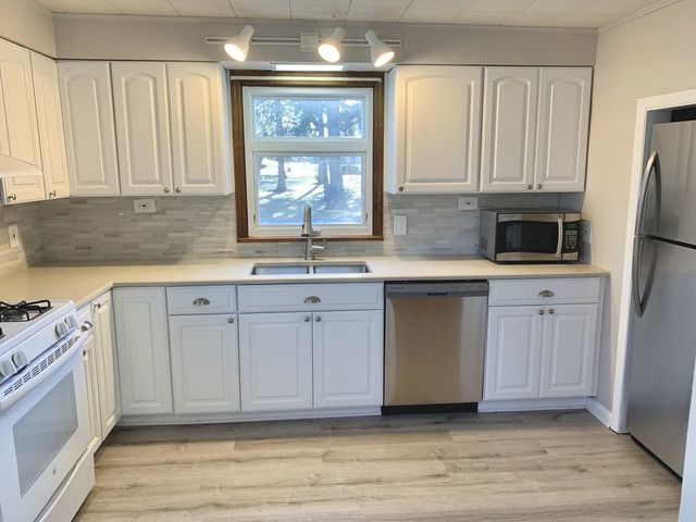 100 Ash Street, Lake Zurich, IL 60047