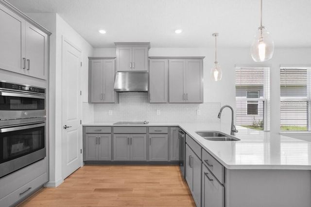 717 STEEL DRIVE, Apollo Beach, FL 33572