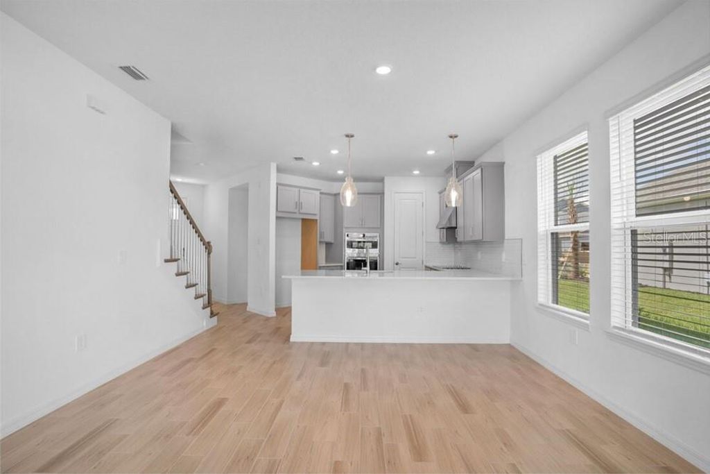 Image 13 of property listing at 717 STEEL DRIVE, Apollo Beach, FL 33572