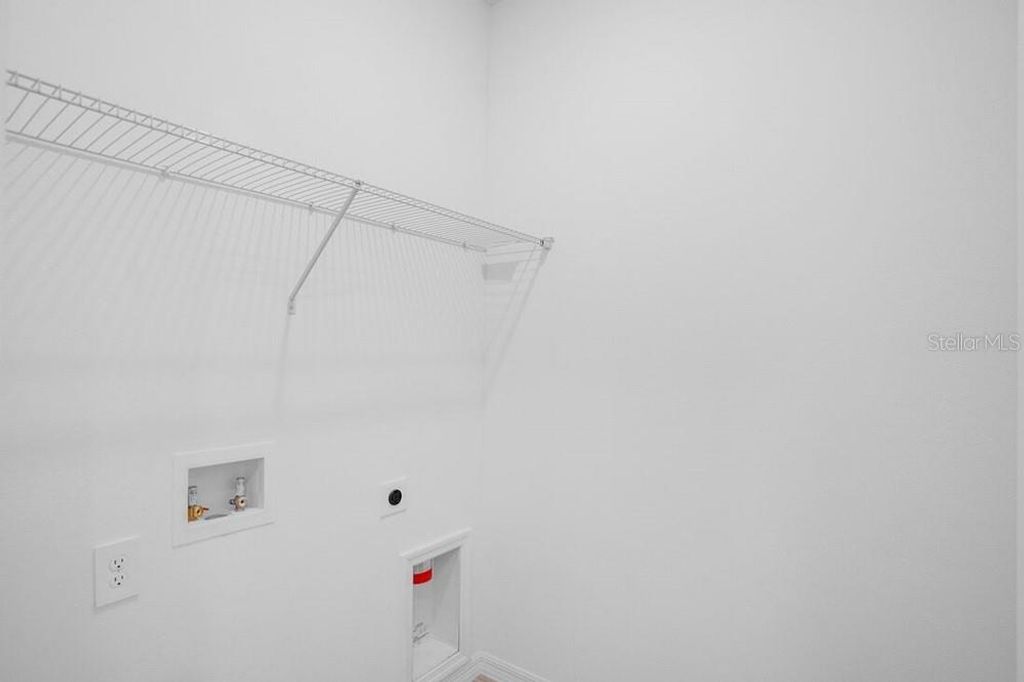 Image 20 of property listing at 717 STEEL DRIVE, Apollo Beach, FL 33572