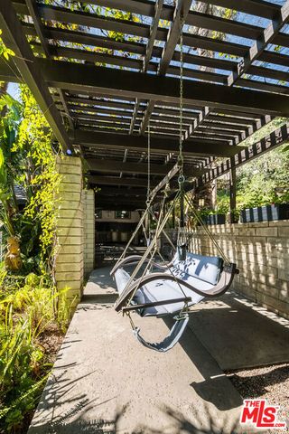 1258 E Elmwood Avenue, Burbank, CA 91501