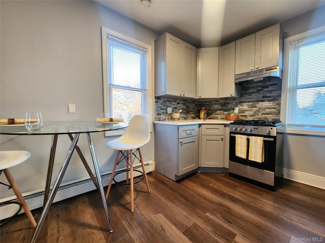 157 Cleveland Avenue B, Mineola, NY 11501