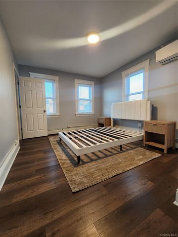 157 Cleveland Avenue B, Mineola, NY 11501