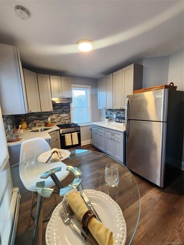 157 Cleveland Avenue B, Mineola, NY 11501