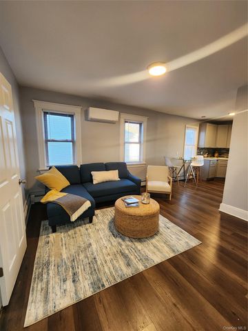 157 Cleveland Avenue B, Mineola, NY 11501