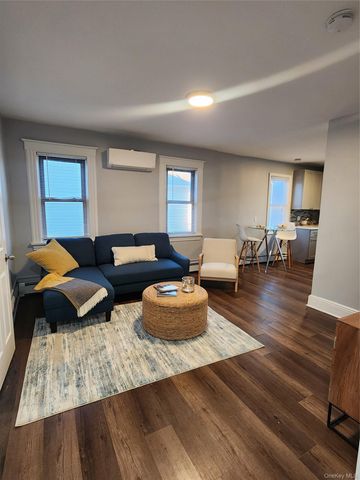 157 Cleveland Avenue B, Mineola, NY 11501