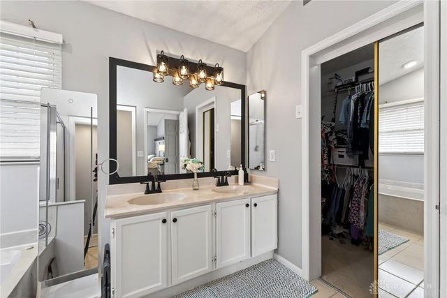 901 Highridge Court, Miamisburg, OH 45342