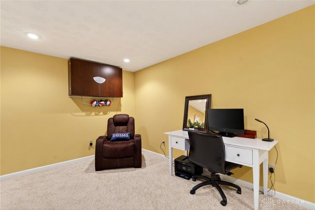 901 Highridge Court, Miamisburg, OH 45342