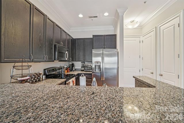 2952 Selwyn Avenue 203, Charlotte, NC 28209