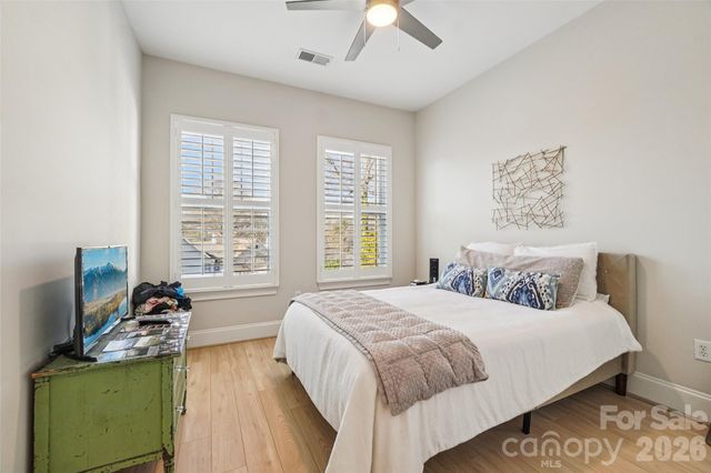 2952 Selwyn Avenue 203, Charlotte, NC 28209