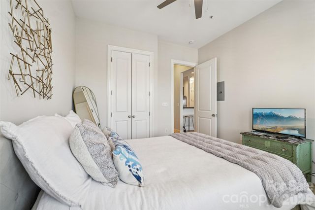 2952 Selwyn Avenue 203, Charlotte, NC 28209