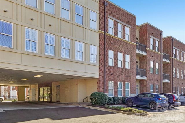 2952 Selwyn Avenue 203, Charlotte, NC 28209