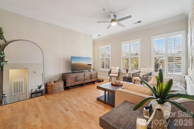 2952 Selwyn Avenue 203, Charlotte, NC 28209