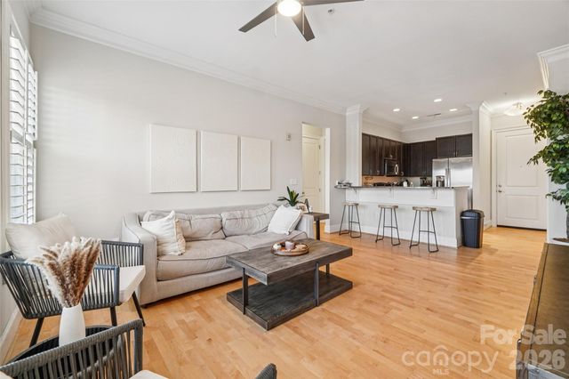 2952 Selwyn Avenue 203, Charlotte, NC 28209