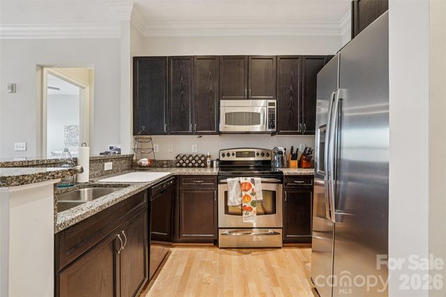 2952 Selwyn Avenue 203, Charlotte, NC 28209