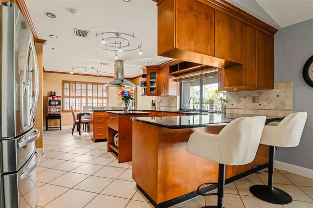10180 SW 1st Ct, Coral Springs, FL 33071