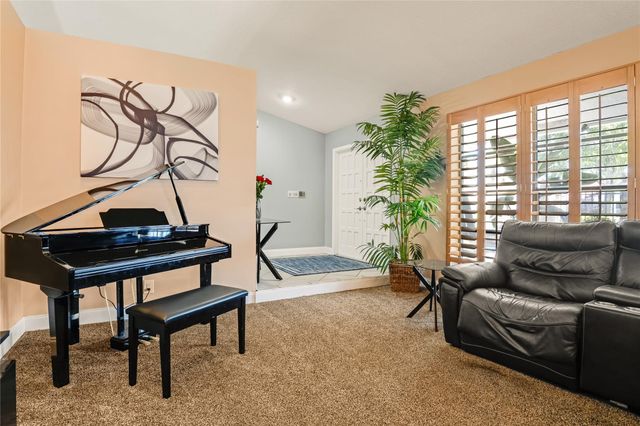 10180 SW 1st Ct, Coral Springs, FL 33071