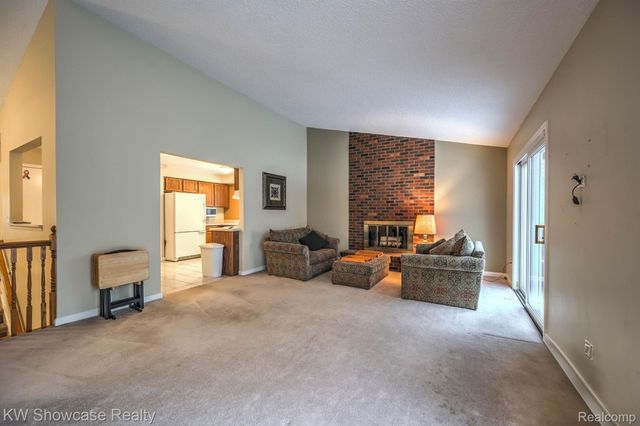 5806 KING JAMES, Waterford, MI 48327