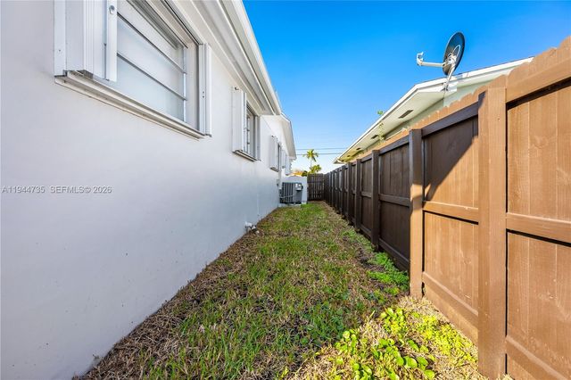 3855 SW 87th Pl 0, Miami, FL 33165