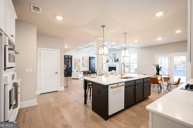 5381 Front Runner Court, Sugar Hill, GA 30518