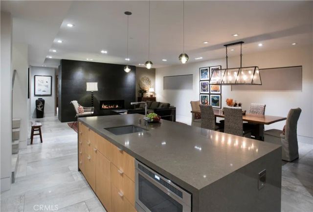 1139 W Balboa Blvd, Newport Beach, CA 92661