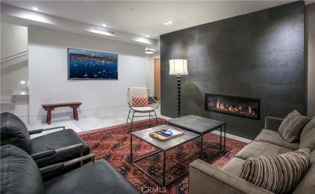 1139 W Balboa Blvd, Newport Beach, CA 92661