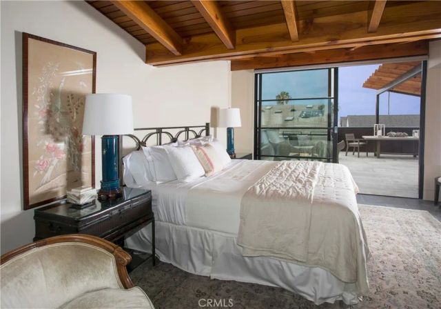 1139 W Balboa Blvd, Newport Beach, CA 92661