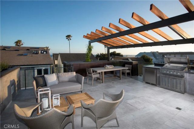 1139 W Balboa Blvd, Newport Beach, CA 92661