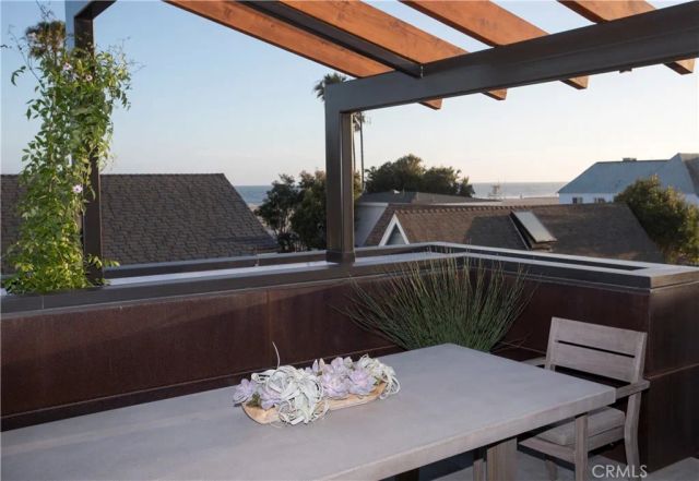 1139 W Balboa Blvd, Newport Beach, CA 92661