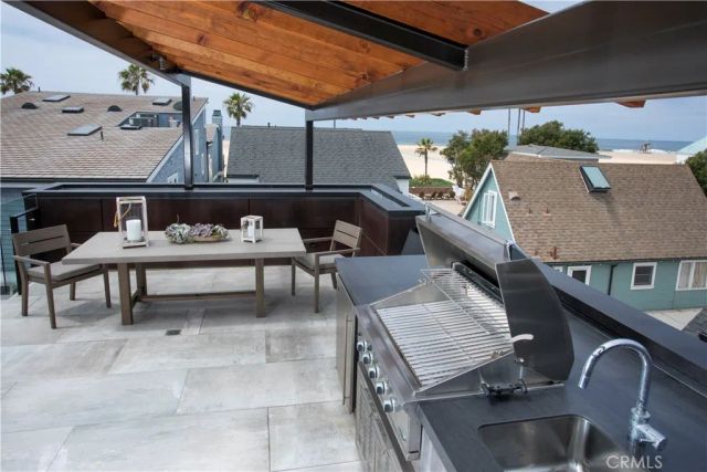 1139 W Balboa Blvd, Newport Beach, CA 92661