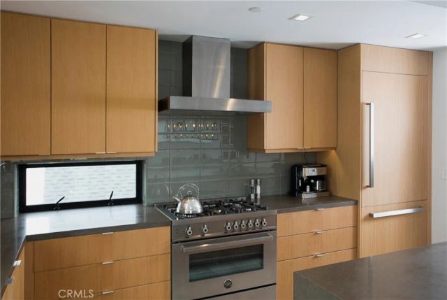 1139 W Balboa Blvd, Newport Beach, CA 92661