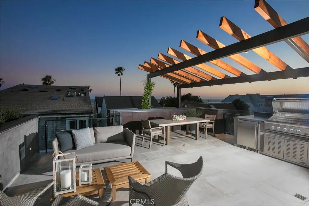 1139 W Balboa Blvd, Newport Beach, CA 92661