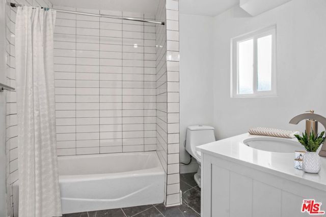 5529 Dairy Avenue, Long Beach, CA 90805