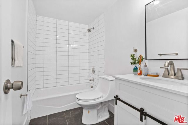 5529 Dairy Avenue, Long Beach, CA 90805