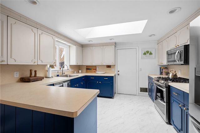 127 Dellwood Road, Cranston, RI 02920