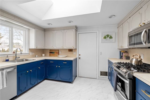 127 Dellwood Road, Cranston, RI 02920