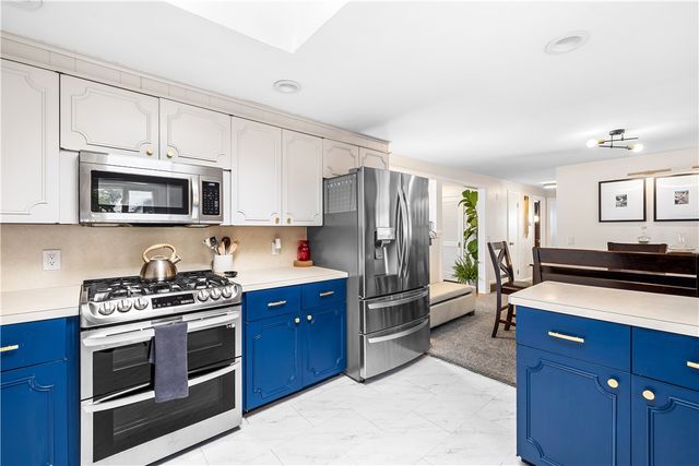 127 Dellwood Road, Cranston, RI 02920