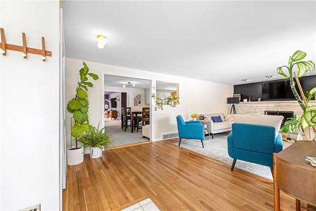 127 Dellwood Road, Cranston, RI 02920