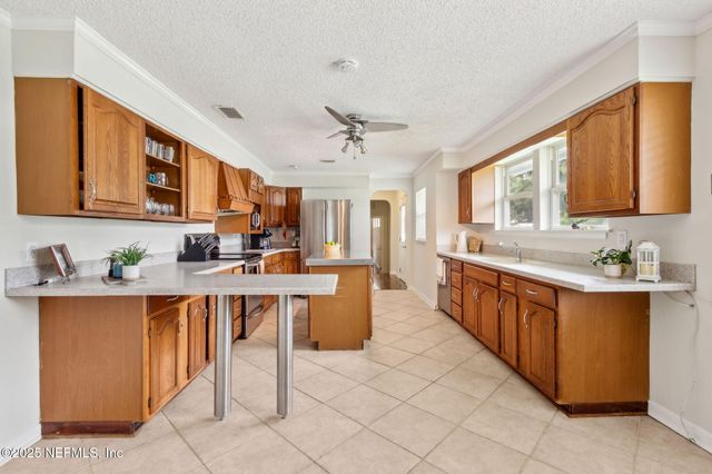 4252 LEXINGTON Avenue, Jacksonville, FL 32210