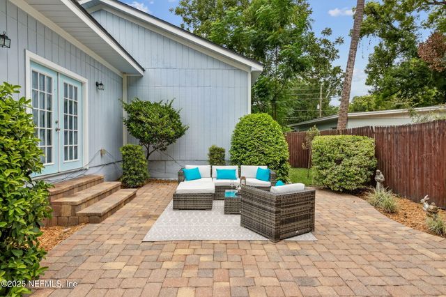 4252 LEXINGTON Avenue, Jacksonville, FL 32210